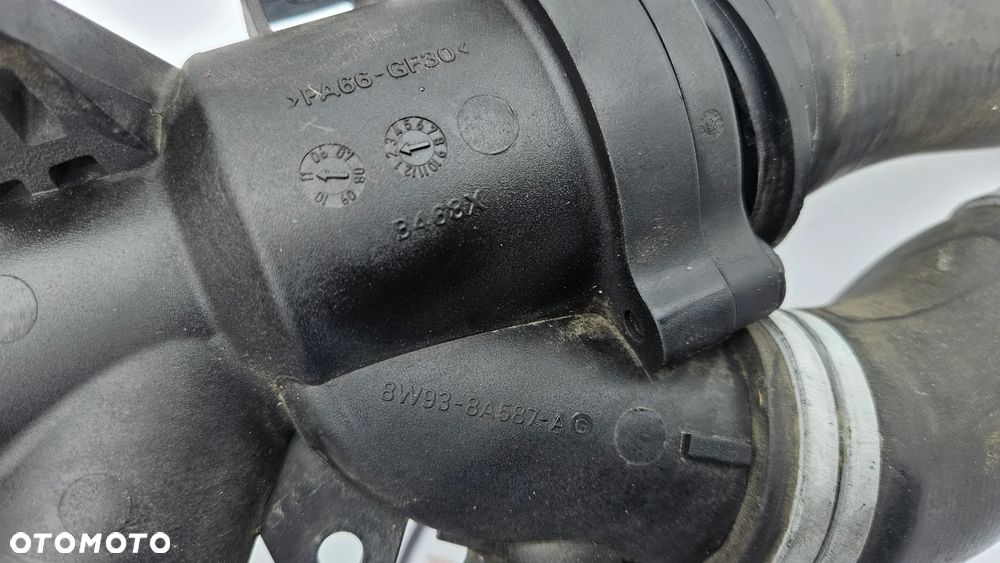 Jaguar XJ 351 2010-2015  3.0 SC 306PS 340 KM 5.0 508PN 385 KM 5.0 SC 510KM 508PS Termostat Króciec termostatu Przewód wody Rurka Obudowa termostatu 8W93-8A587-AG DX23-9A587-AA - 23