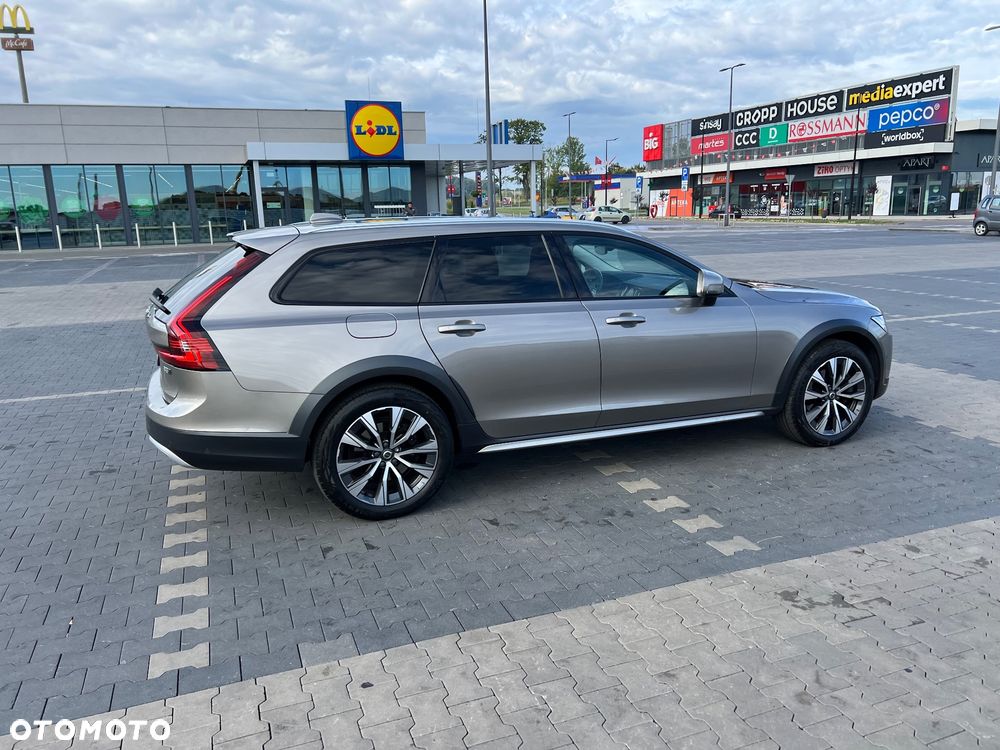 Volvo V90 Cross Country D5 SCR AWD Momentum Pro - 6