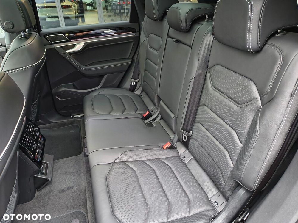 Volkswagen Touareg - 33