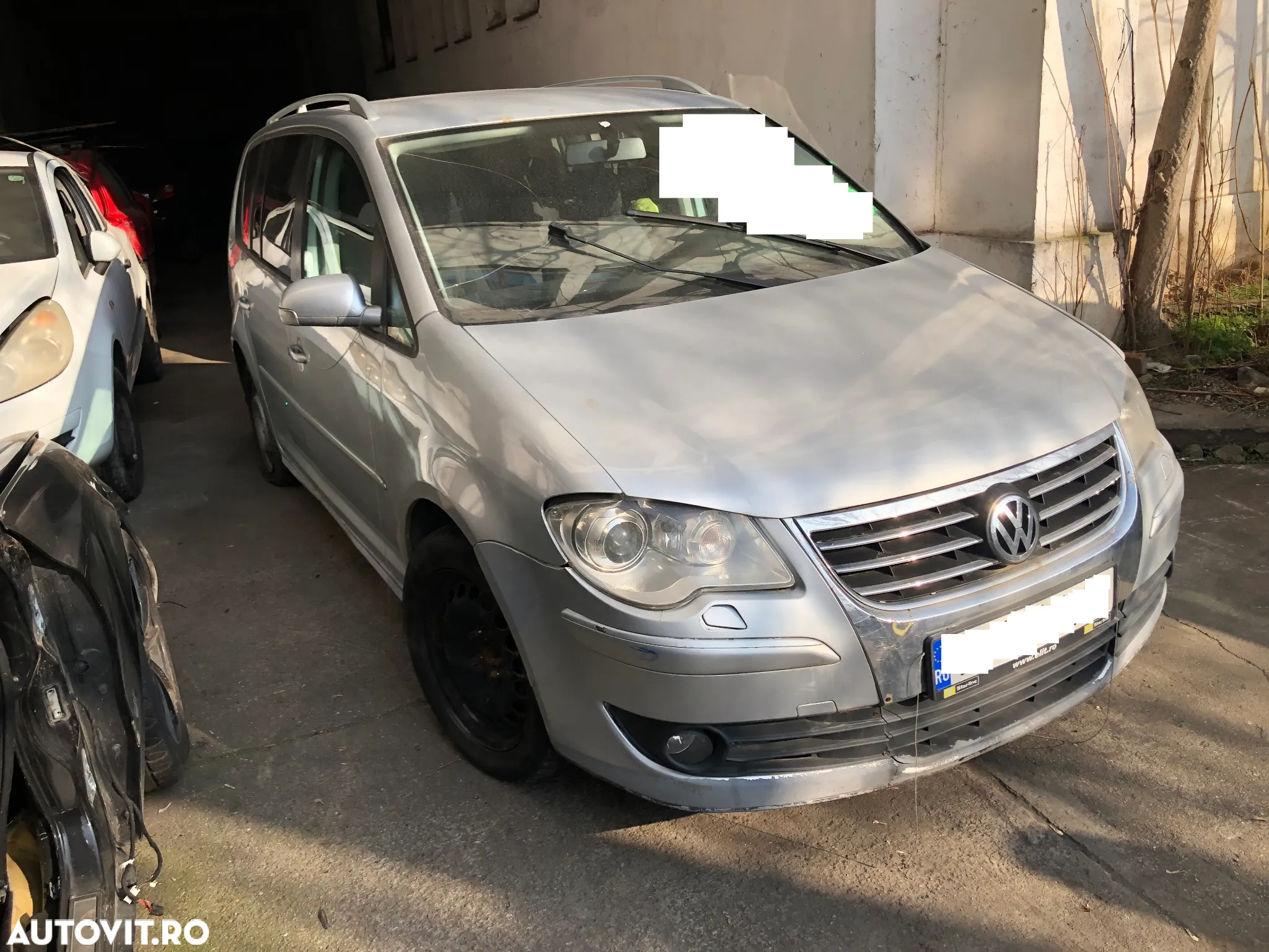 Dezmembrez VW Volkswagen Touran gri 2008 facelift 2.0 benzina BSX - 2