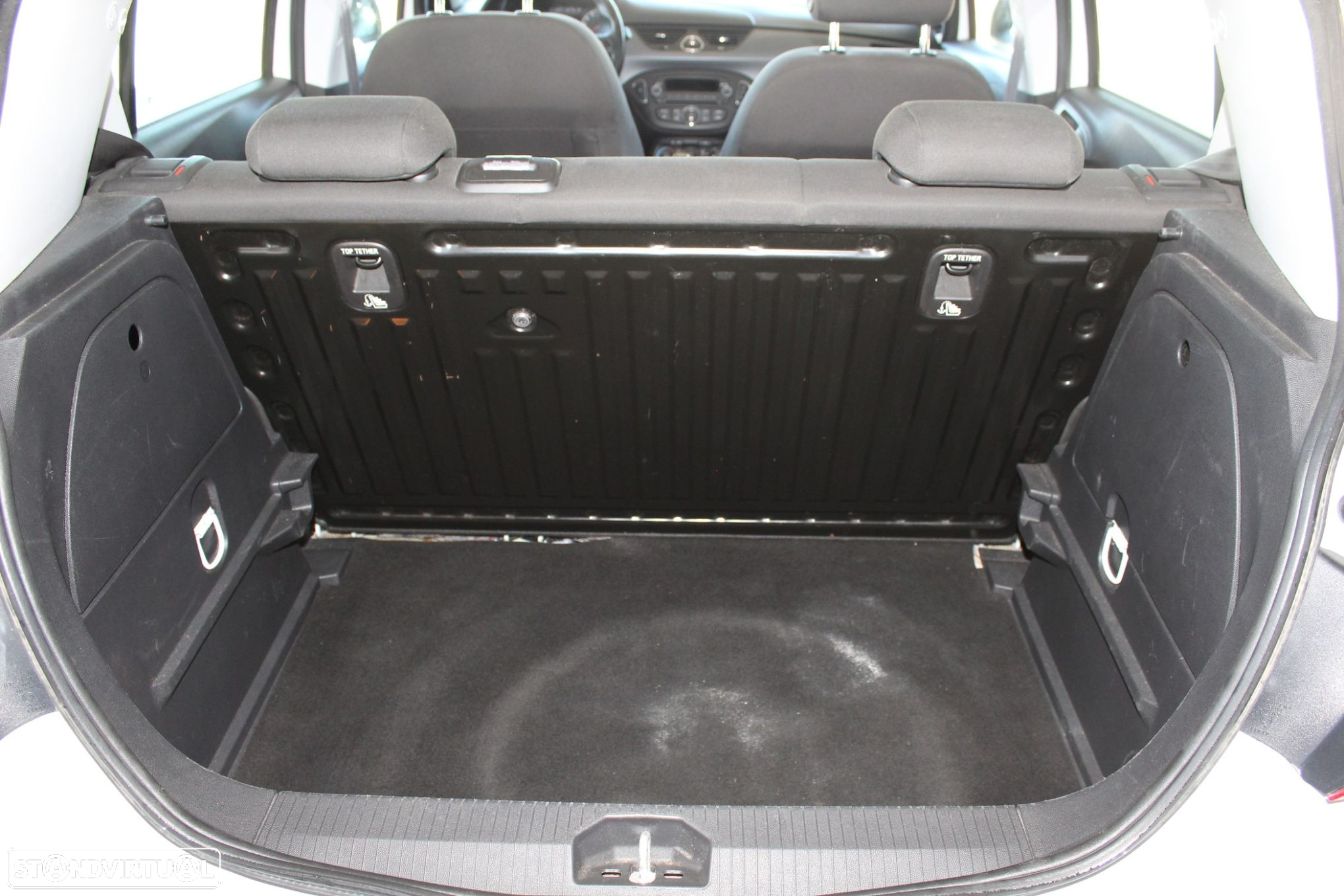 Opel Corsa 1.2 120 Anos - 24