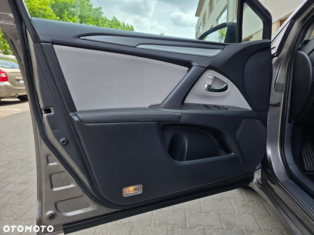 Toyota Avensis - 14