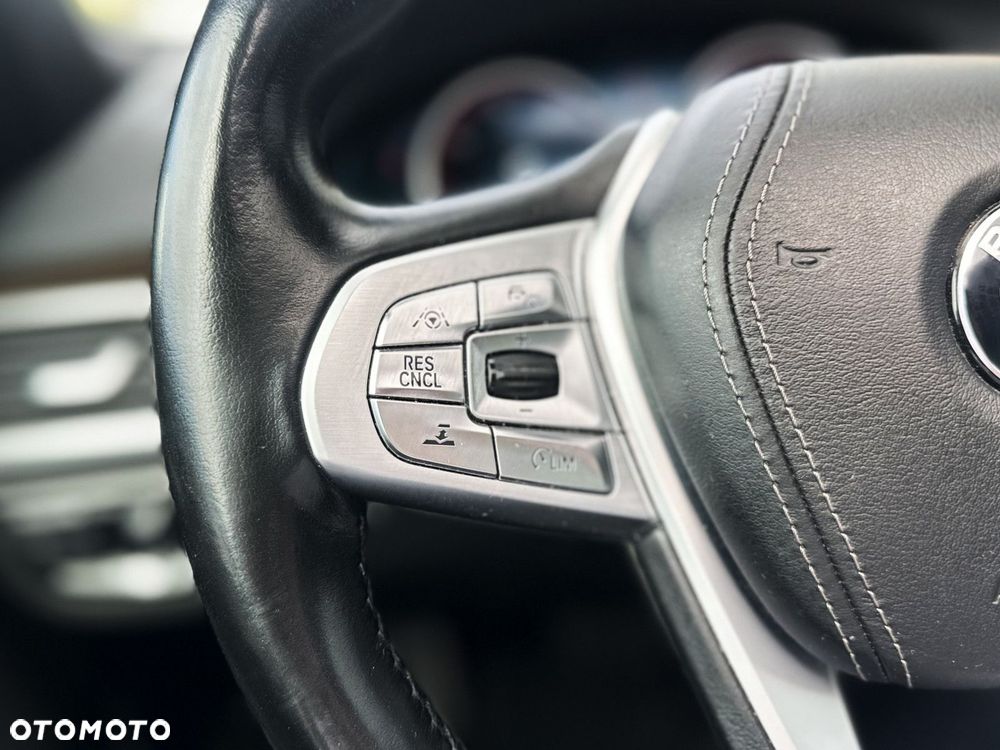 BMW Seria 7 - 10