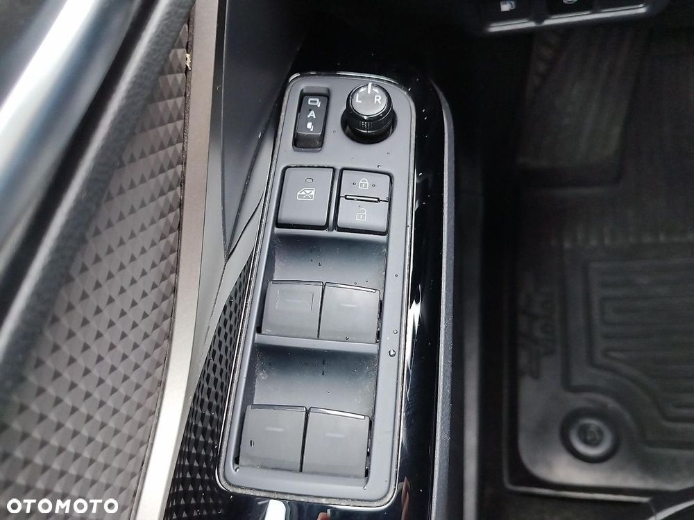 Toyota C-HR - 16