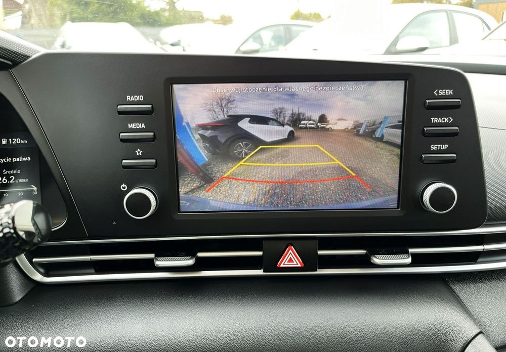 Hyundai Elantra 1.6 Smart CVT - 17