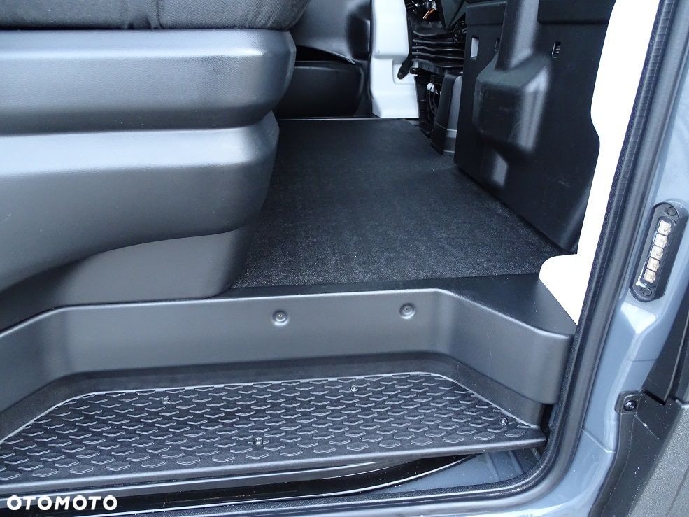 Iveco Daily L4H3 35S18 3.0 180 Hi-MATIC Brygadówka DOKA 7 Osób BRUTTO!! UNIKAT!! JEDYNY TAKI!! JAK NOWY!! - 28