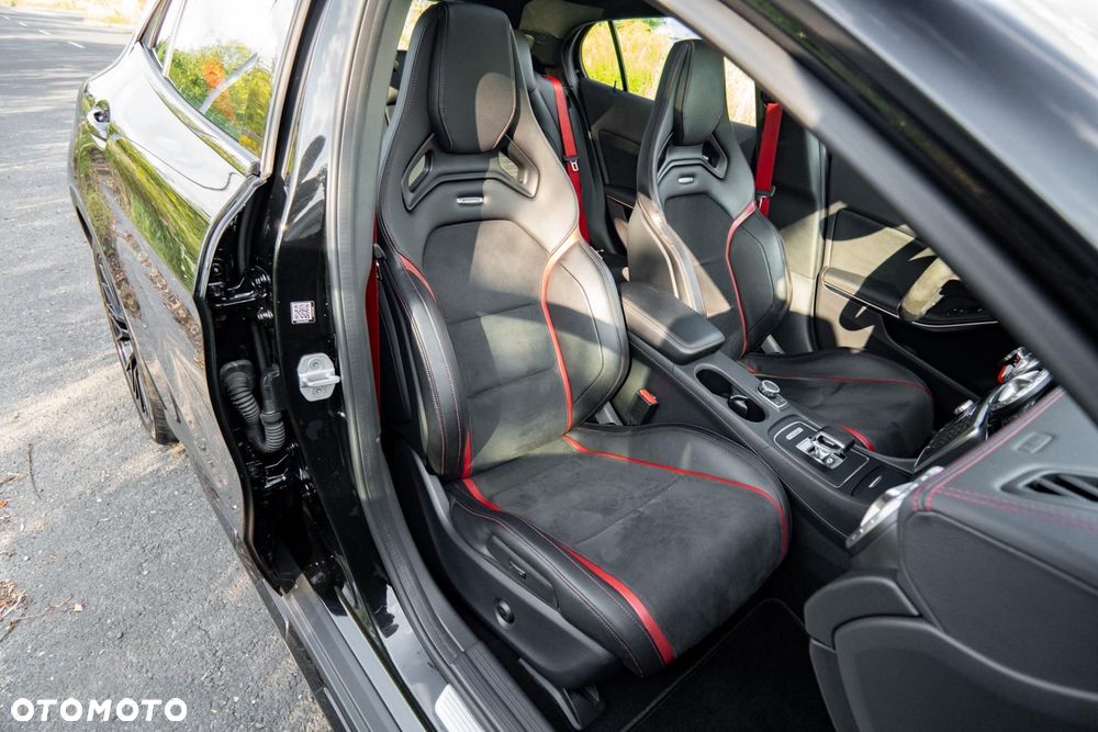 Mercedes-Benz GLA 45 AMG 4-Matic Edition 1 - 16
