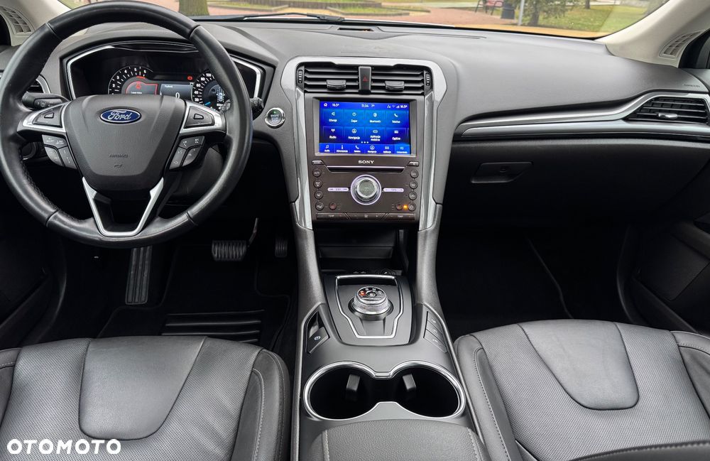 Ford Mondeo 2.0 TDCi Titanium PowerShift - 4