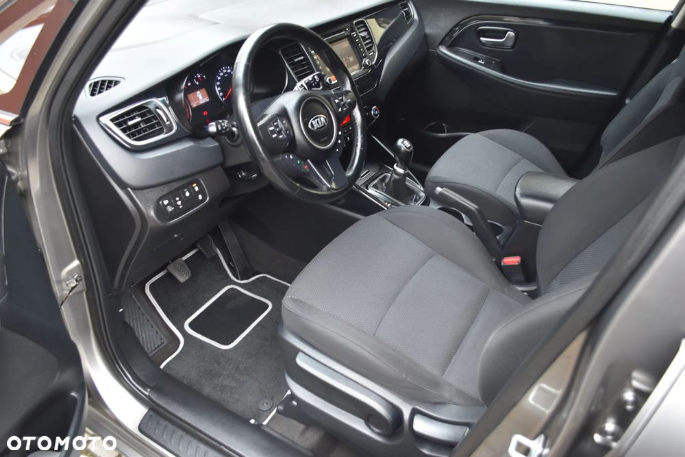 Kia Carens - 20