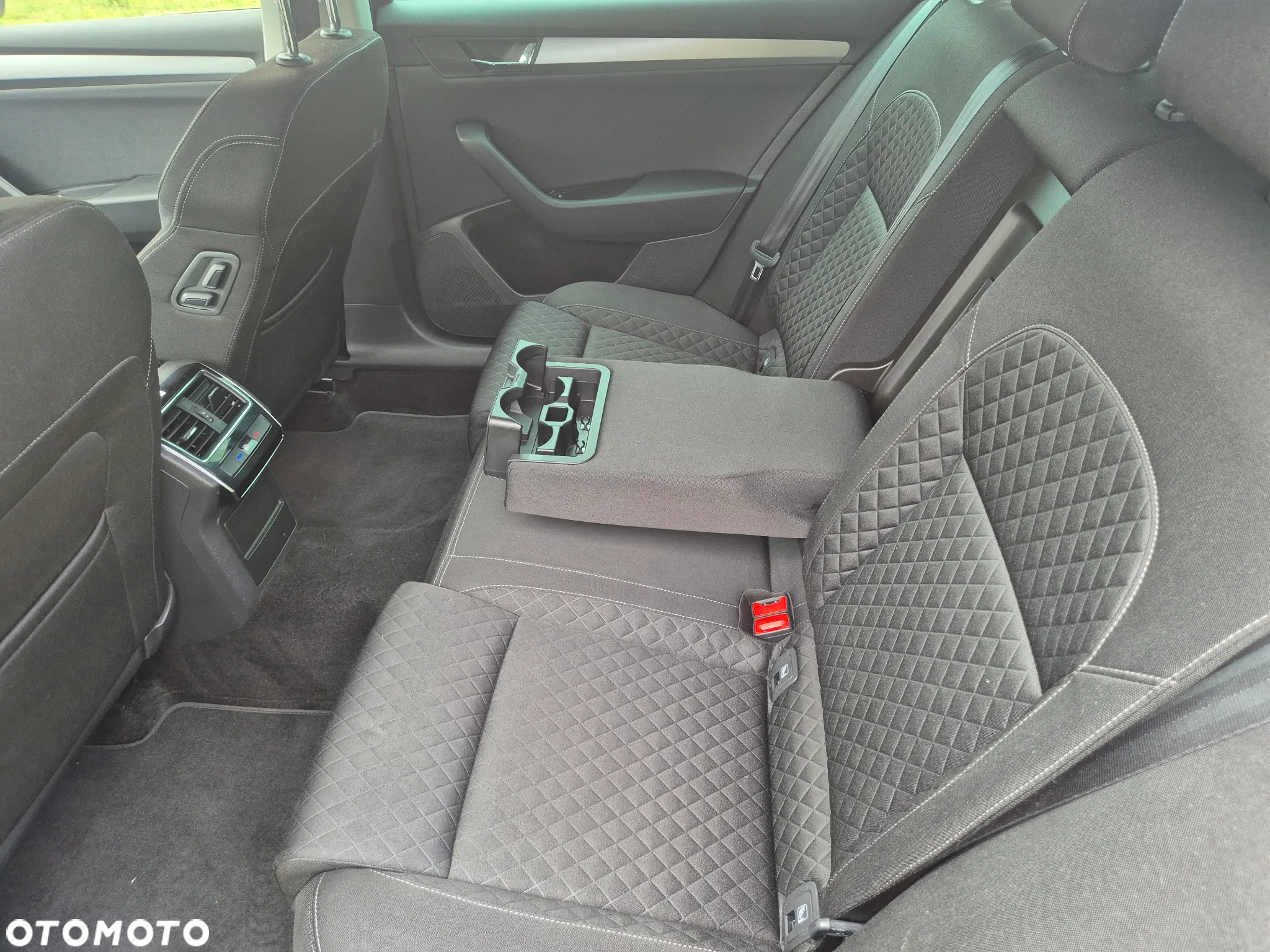 Skoda Superb 2.0 TDI SCR Style DSG - 20