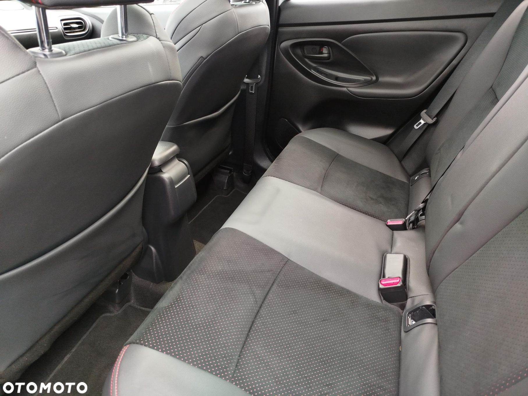 Toyota Yaris - 15