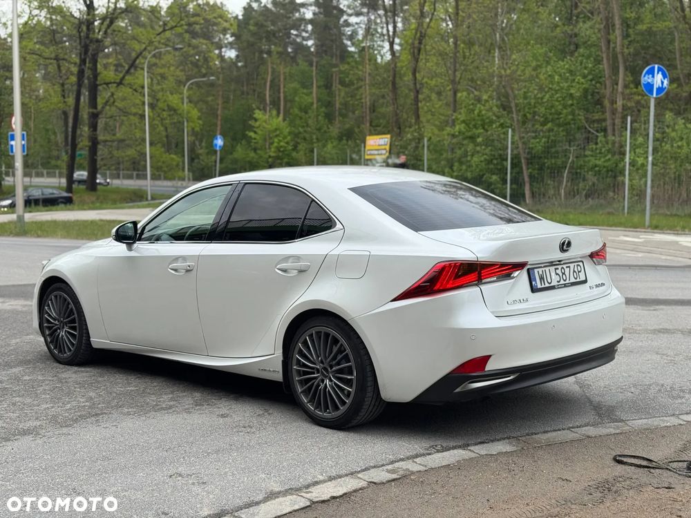 Lexus IS 300h Elegance - 14