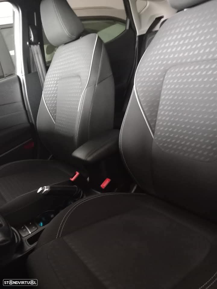 Ford Fiesta 1.0 EcoBoost S&S Titanium - 19