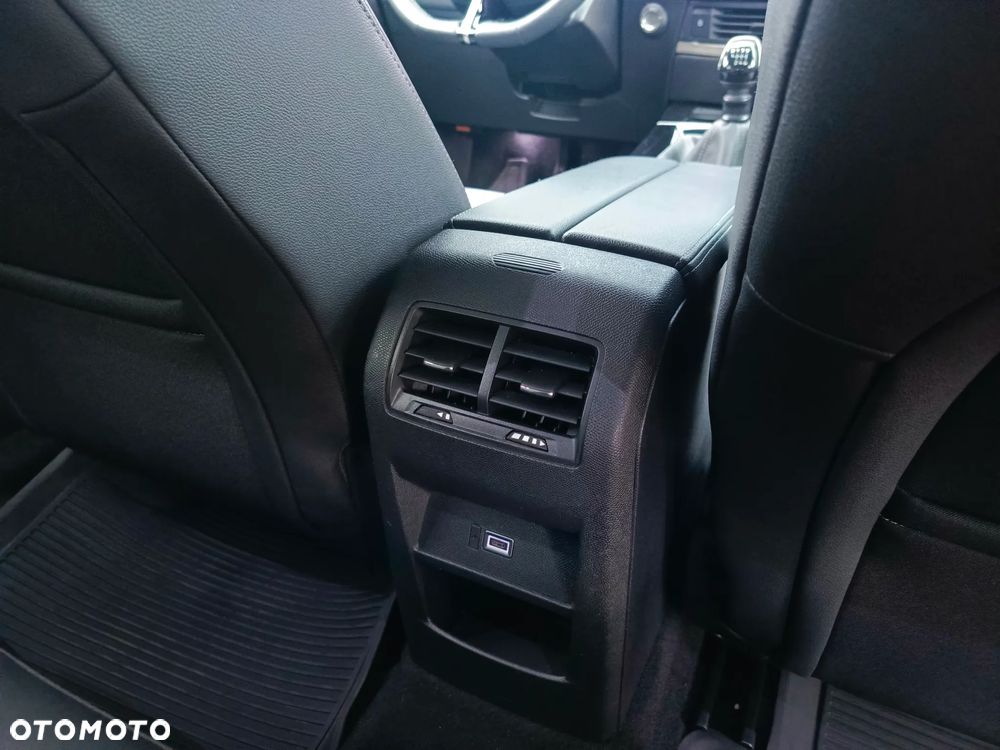 Opel Astra 1.2 T Elegance S&S - 20