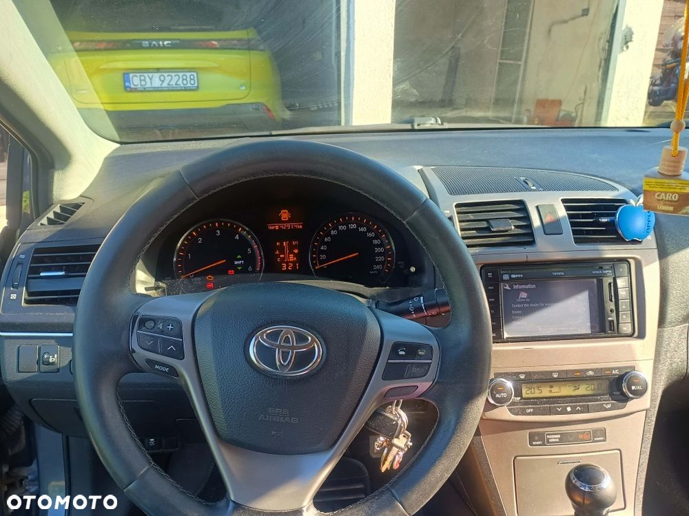 Toyota Avensis - 5