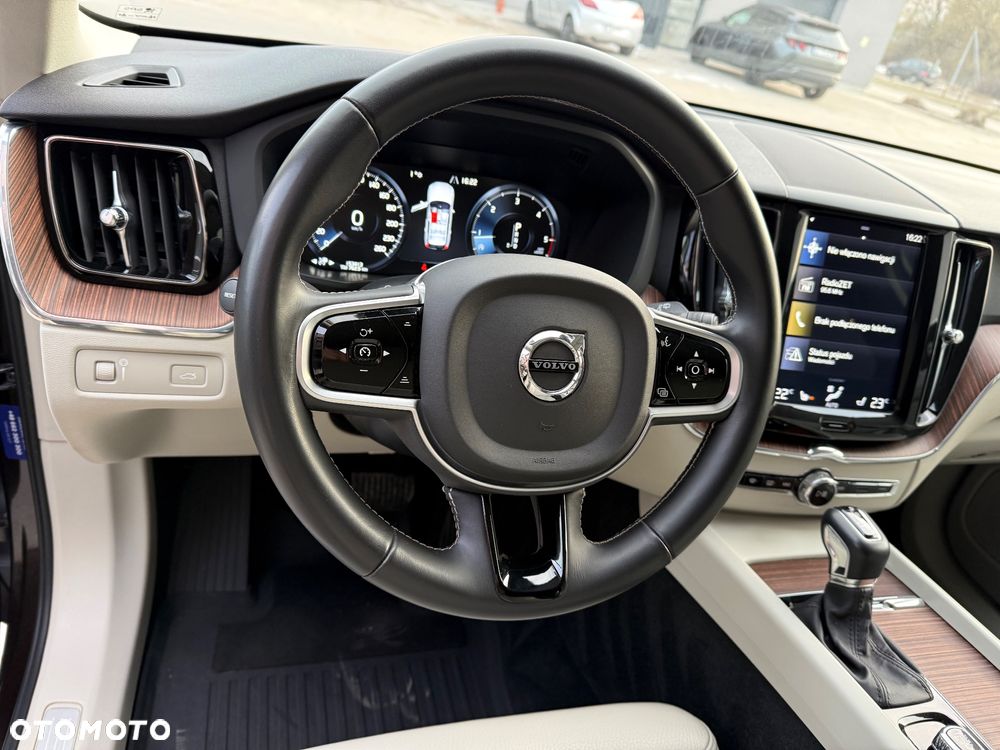 Volvo XC 60 D4 Momentum - 18