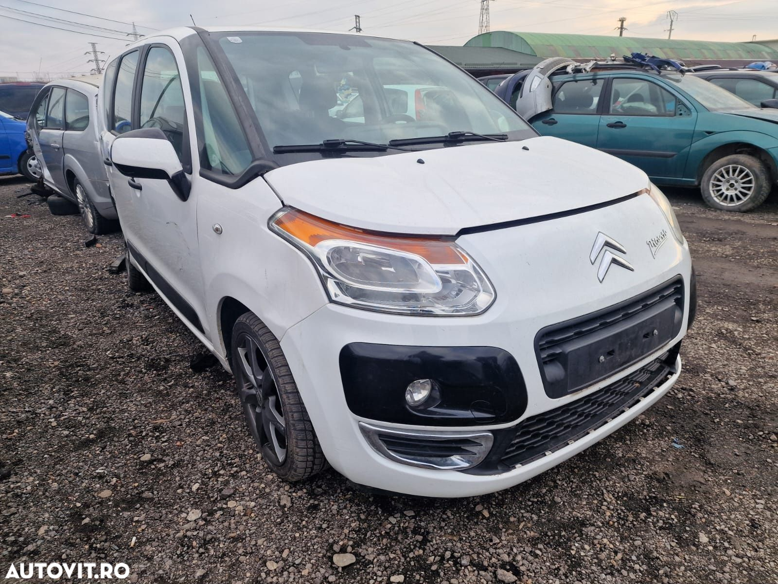 Dezmembram Citroen C3 Picasso 2011 1.4 benzina 8FP - 3
