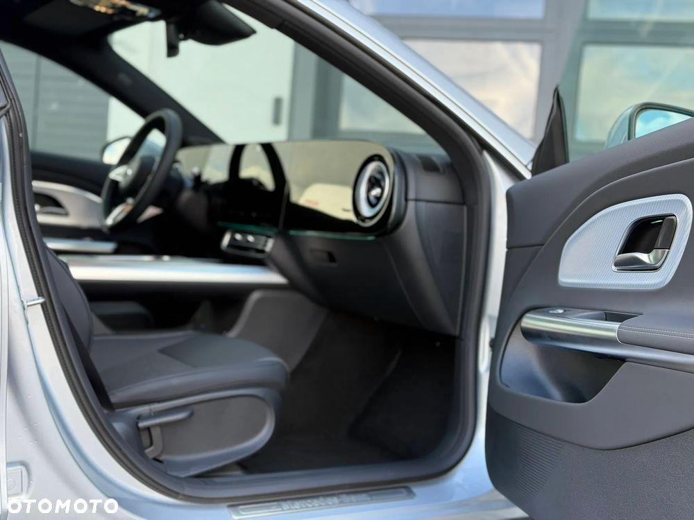 Mercedes-Benz CLA - 22