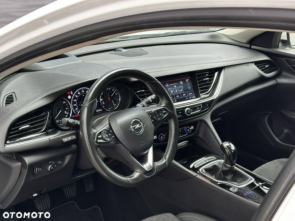 Opel Insignia Grand Sport 2.0 Diesel 4x4 Business Innovation - 13