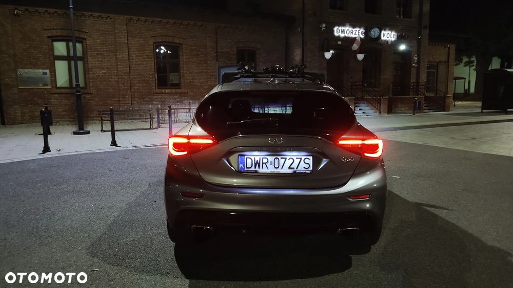 Infiniti Q30 1.5d DCT Premium City Black - 10