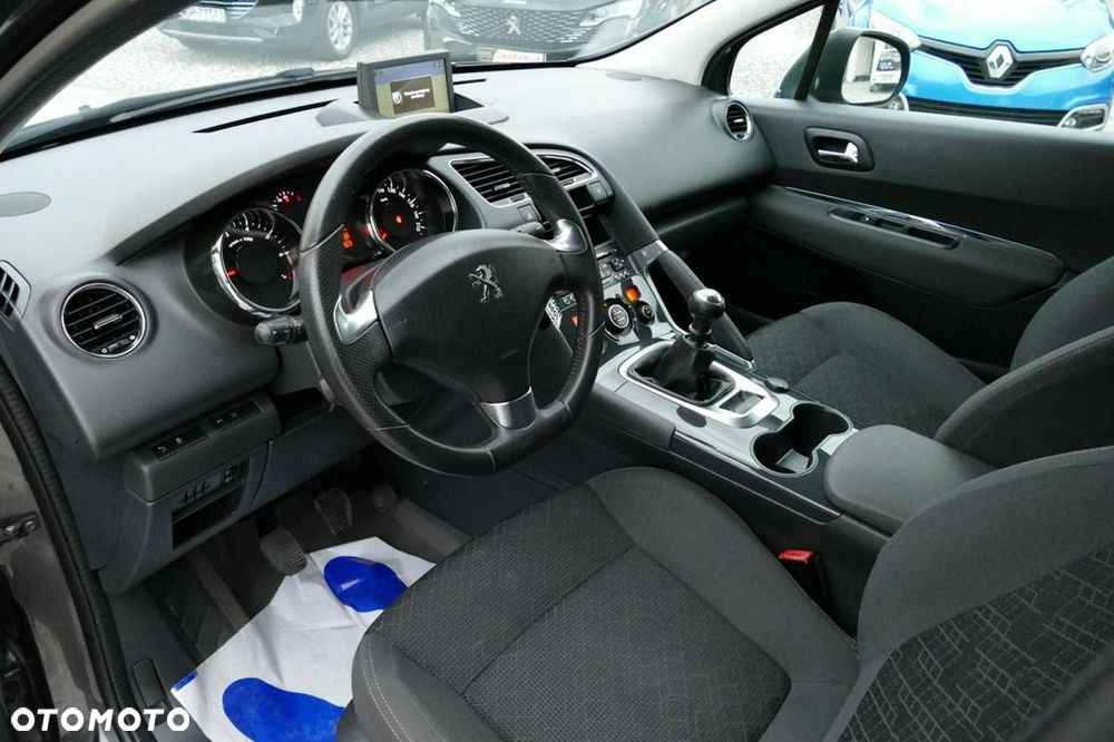 Peugeot 3008 1.2 PureTech GPF Allure S&S - 18