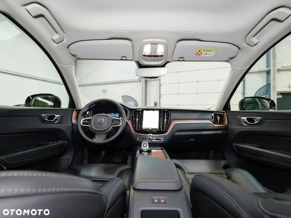 Volvo XC 60 B4 D AWD Plus Dark - 15