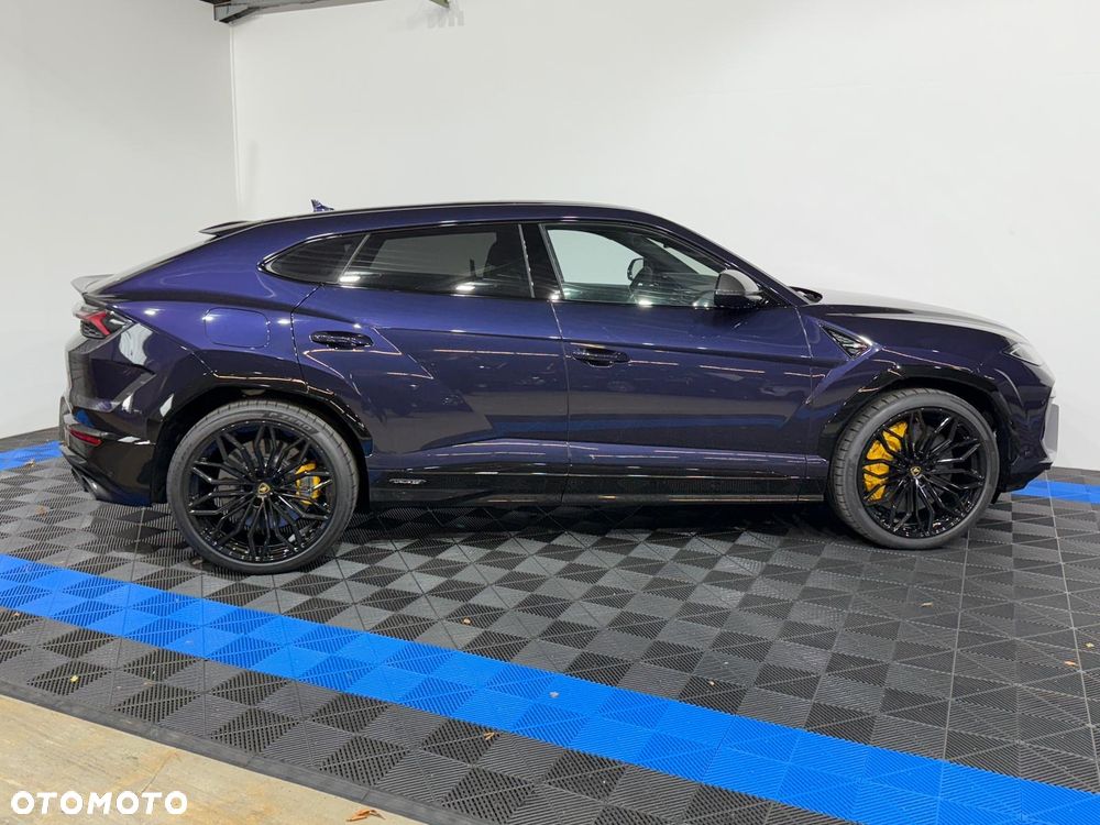 Lamborghini Urus - 17
