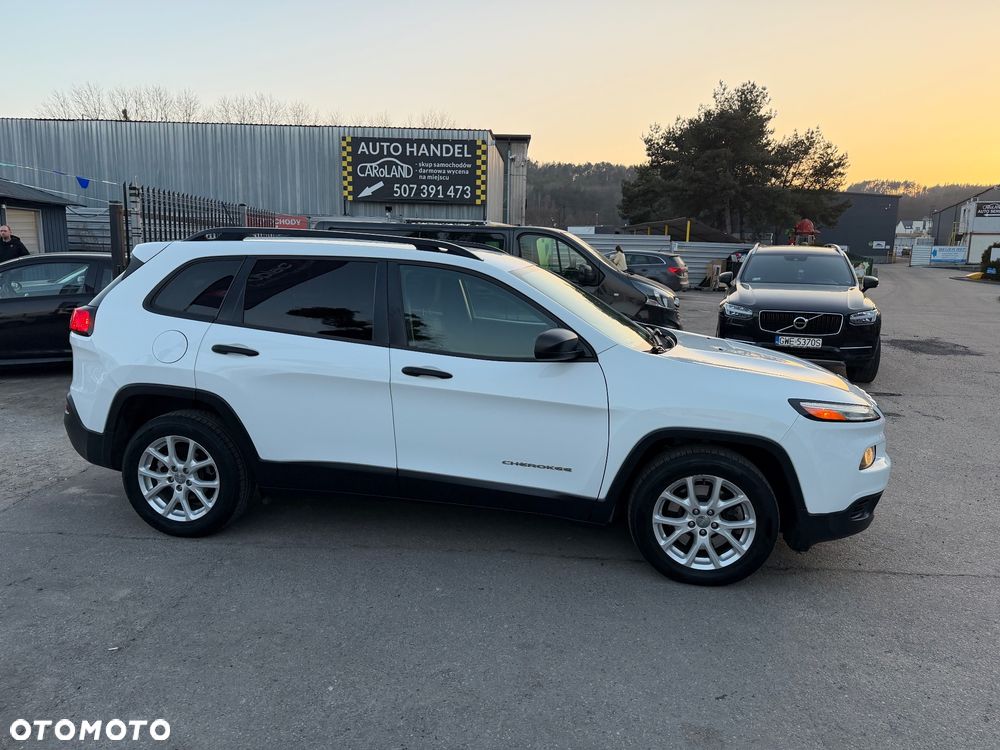 Jeep Cherokee - 25
