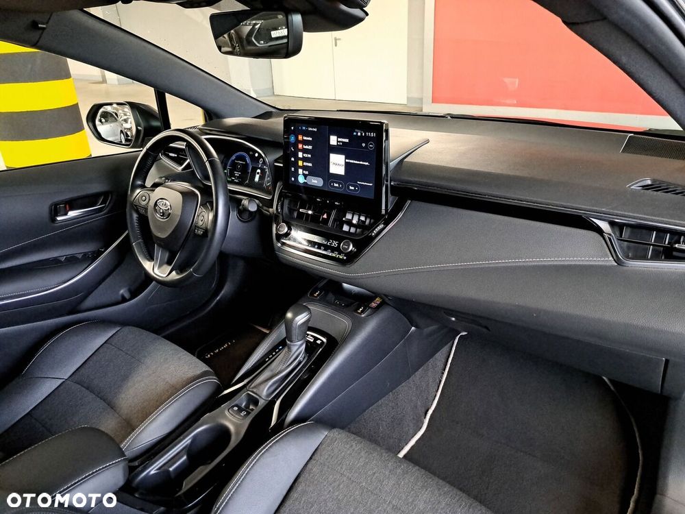 Toyota Corolla 1.8 Hybrid Style - 17