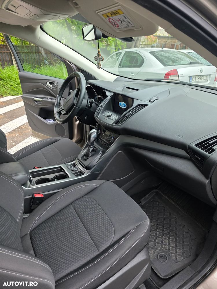 Ford Kuga - 4