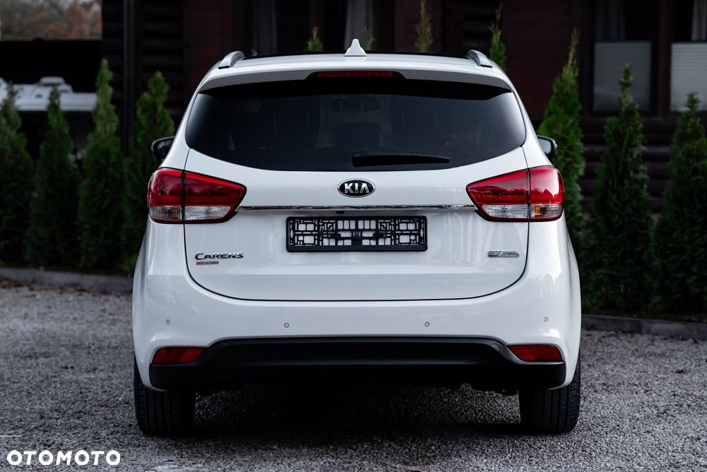 Kia Carens - 8