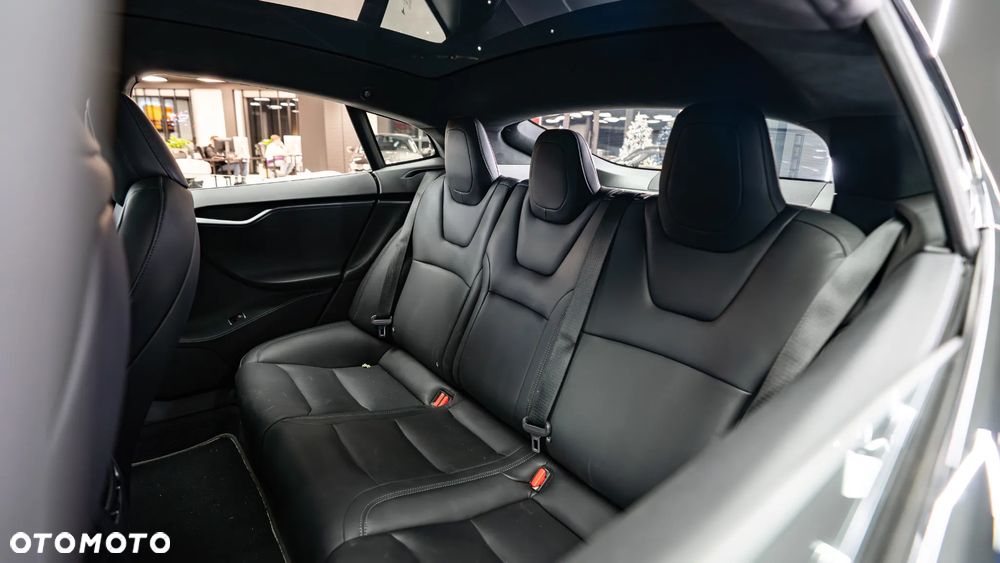 Tesla Model S Performance - 26