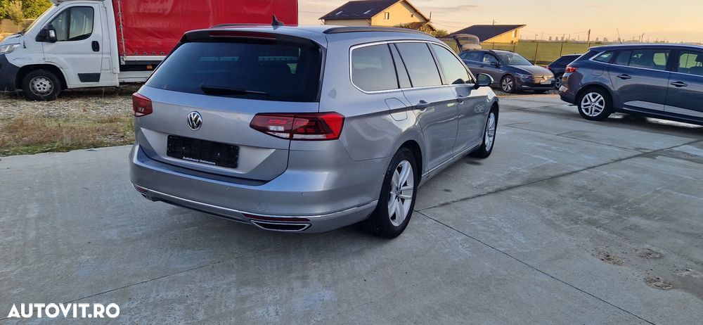 Volkswagen Passat - 4