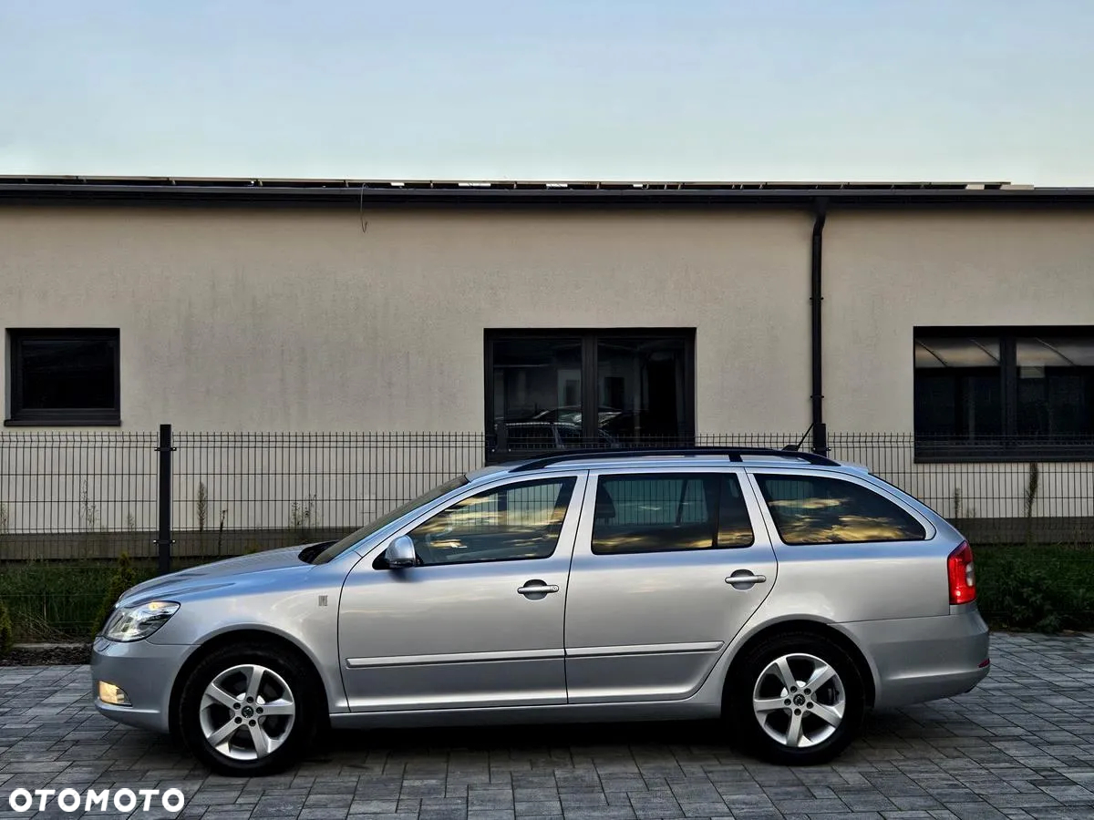 Skoda Octavia Combi 2.0 TDI DPF DSG FAMILY - 8