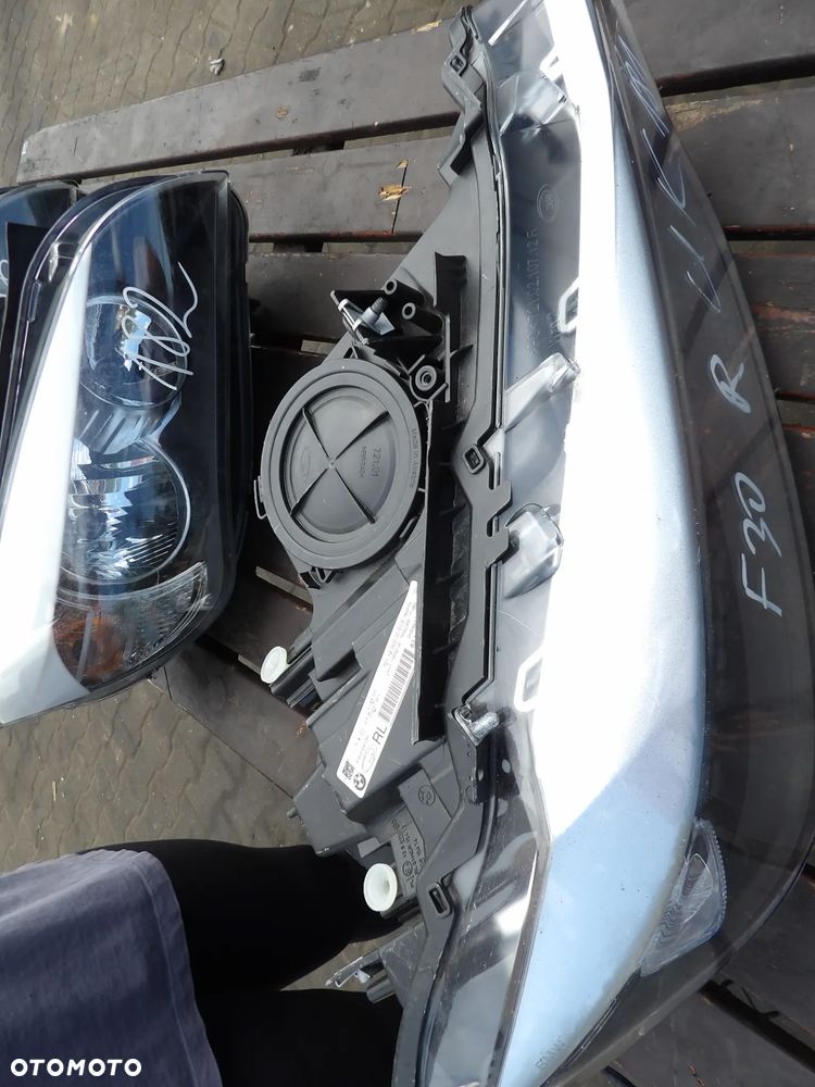BMW - F30 - PRAWA LAMPA PRZEDNIA - UK - 7259540 - 9