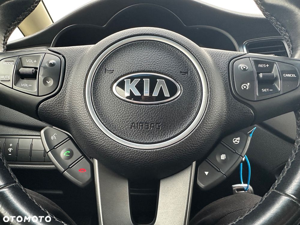 Kia Carens 1.6 GDI Dream Team Edition - 15