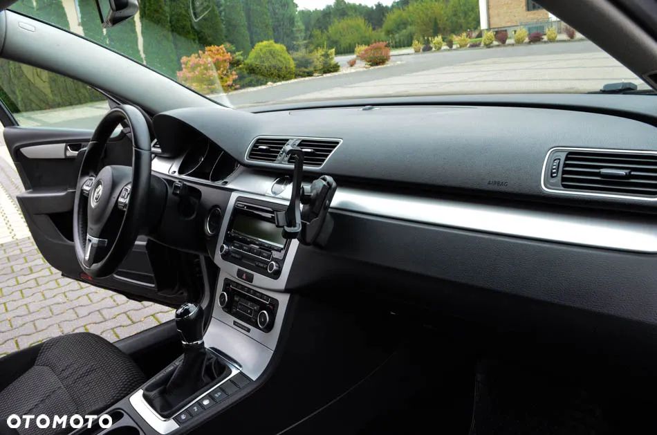 Volkswagen Passat 2.0 TDI Comfortline - 39