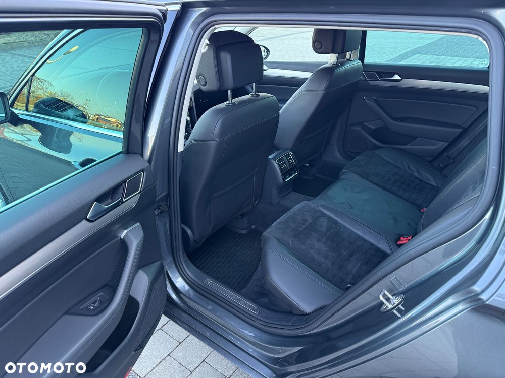 Volkswagen Passat 2.0 TDI SCR DSG 4Motion Elegance - 15