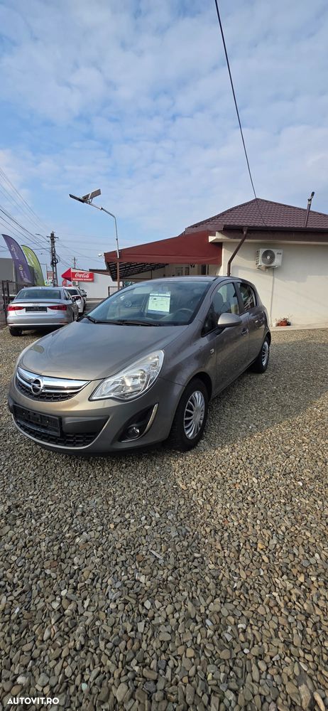 Opel Corsa 1.4 16V Satellite - 11