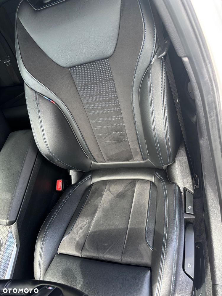 BMW Seria 3 320i xDrive M Sport - 39