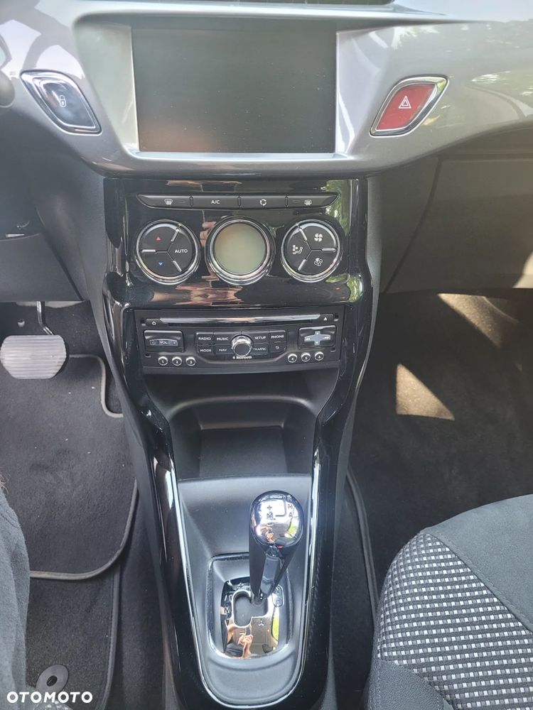 Citroën C3 1.2 PureTech Exclusive ETG - 10