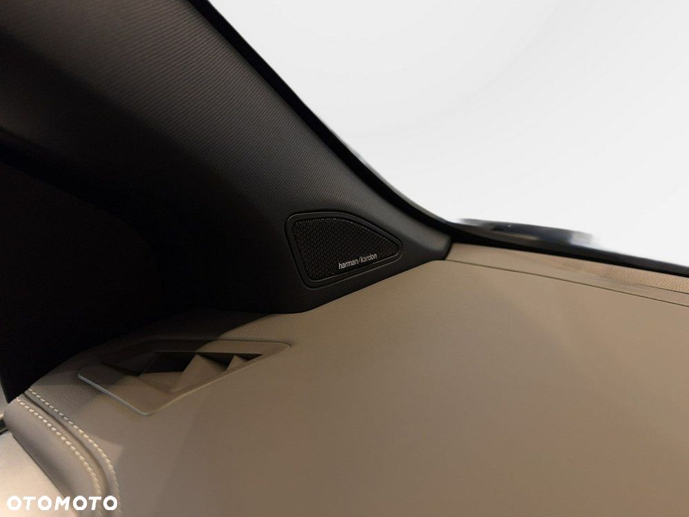 Volkswagen Amarok - 30