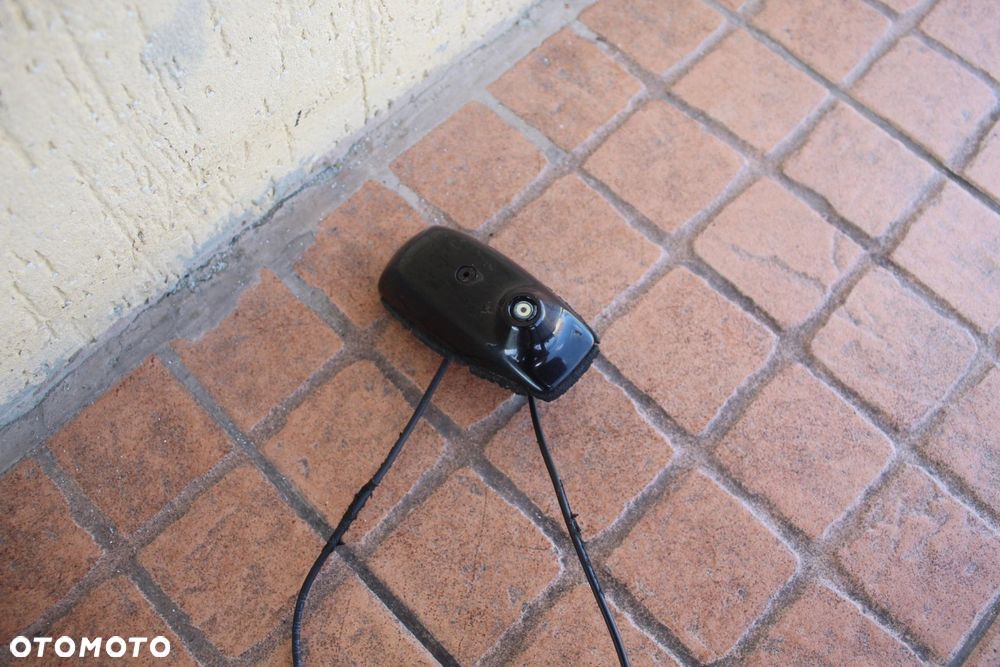 ANTENA DACHOWA GPS MERCEDES W210 - 2
