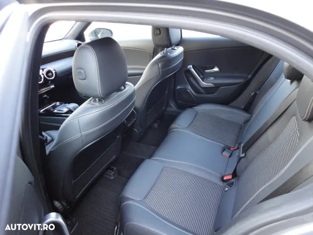 Mercedes-Benz A 180 d Aut. - 12