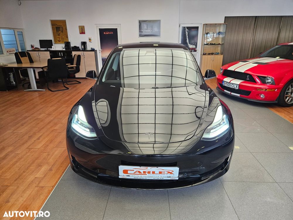 Tesla Model 3 - 3