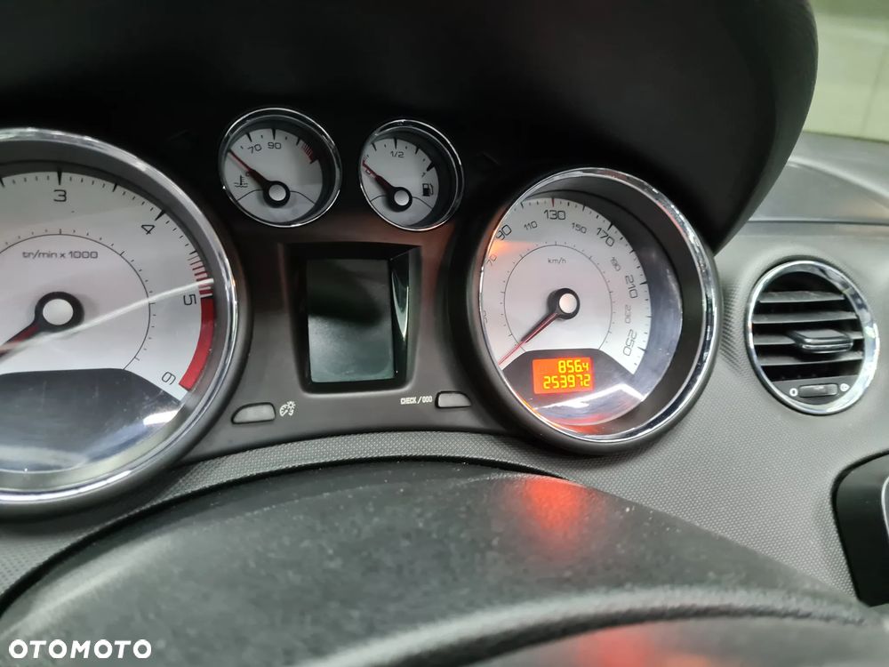 Peugeot 308 CC HDi FAP 140 Premium - 28