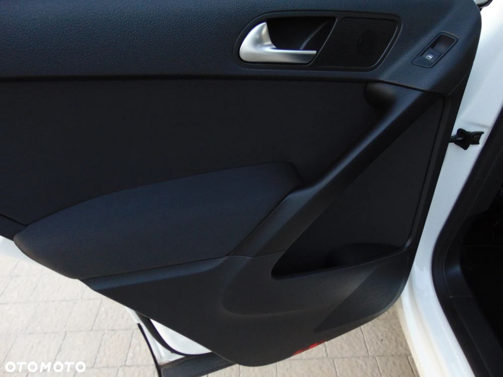 Volkswagen Tiguan 2.0 TDI DPF BlueMotion Technology Sport & Style - 20