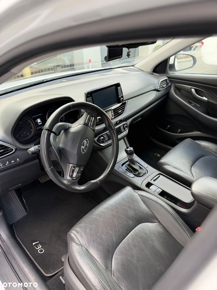 Hyundai i30 1.4 T-GDI Premiere Luxury DCT - 15