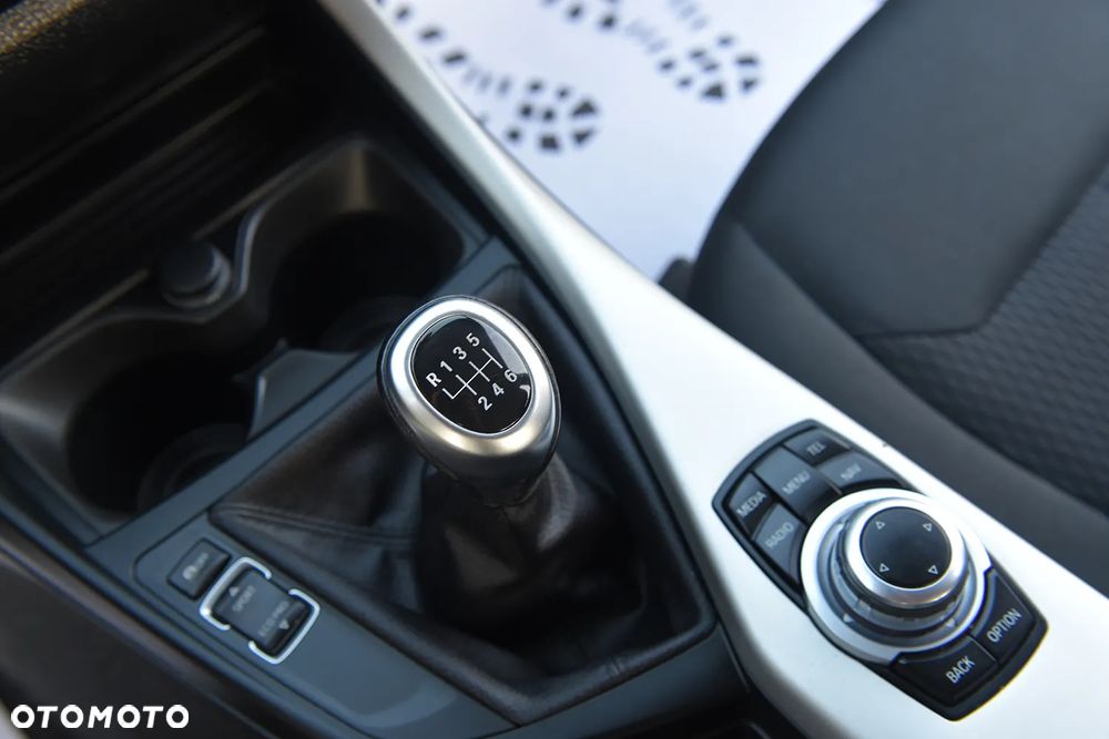 BMW Seria 1 116i - 30