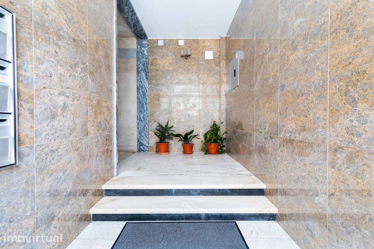 T2 Águas Livres - Apartamento com Imensa Luz - Grande imagem: 2/24